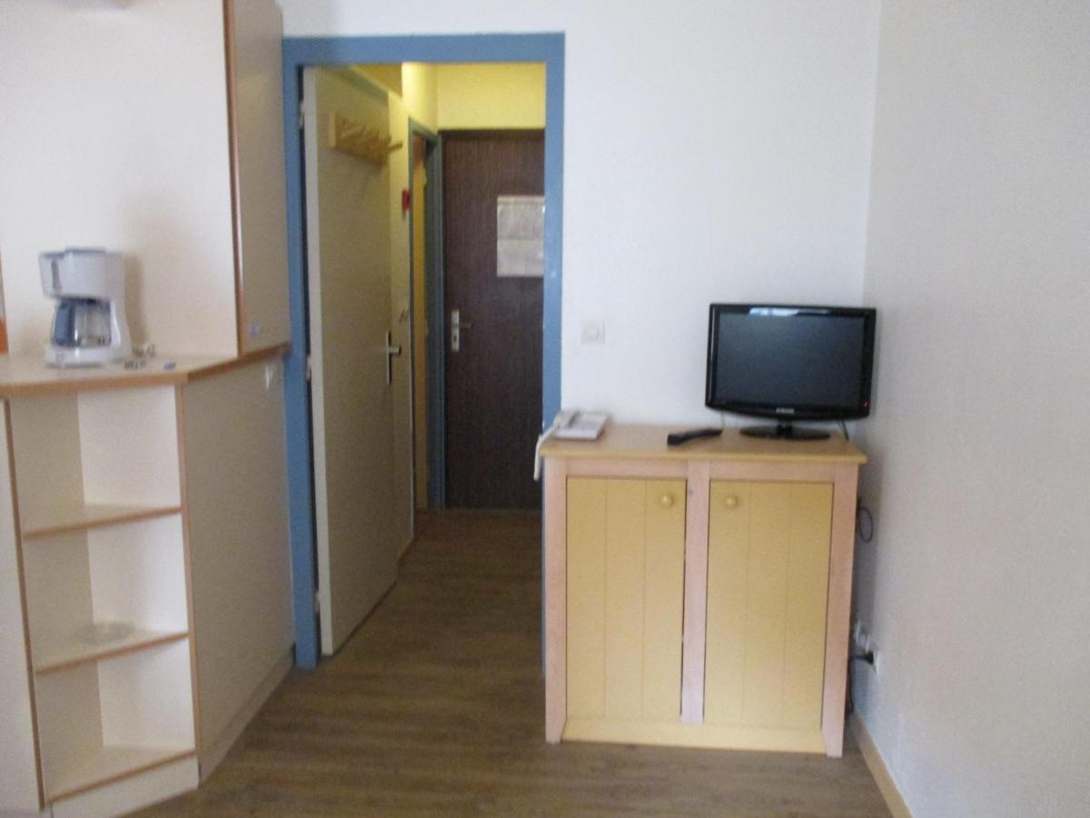 Promenade Des Bains Apartment Saint-Raphael  Room photo