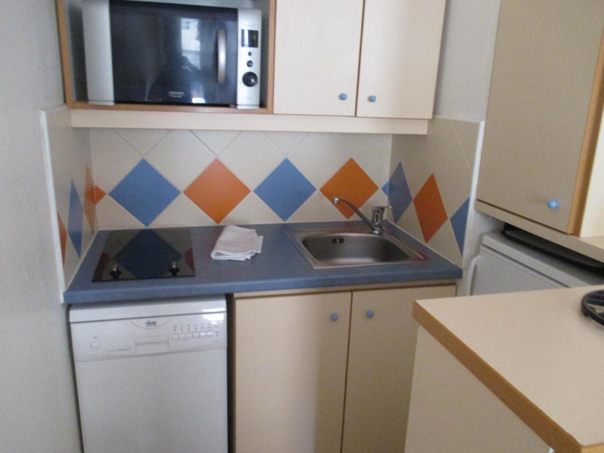 Promenade Des Bains Apartment Saint-Raphael  Room photo