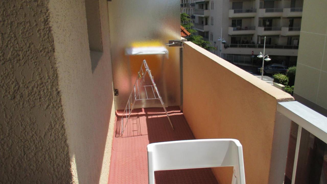 Promenade Des Bains Apartment Saint-Raphael  Exterior photo