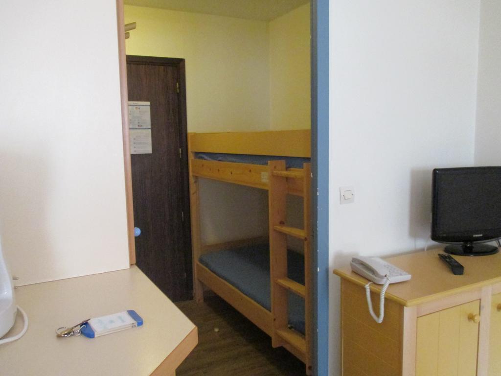 Promenade Des Bains Apartment Saint-Raphael  Room photo